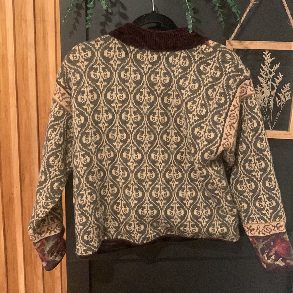 Vintage ISLANDIC wool Blend Fair Isle Buttoned Front Sweater. S - Picture 6 of 12